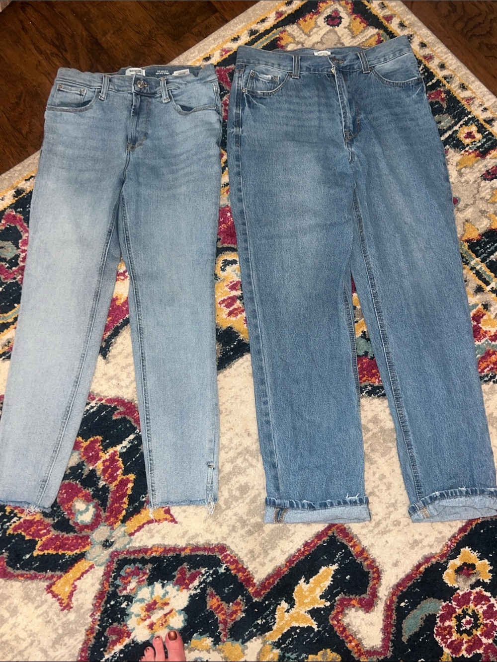 Kinsie jeans - vintage luxe Light Blue Denim Jeans - 2 pairs, size 4